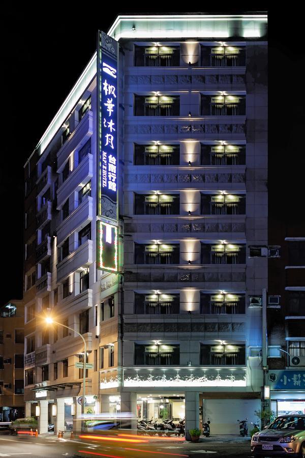 טאינאן Maple Hotel מראה חיצוני תמונה