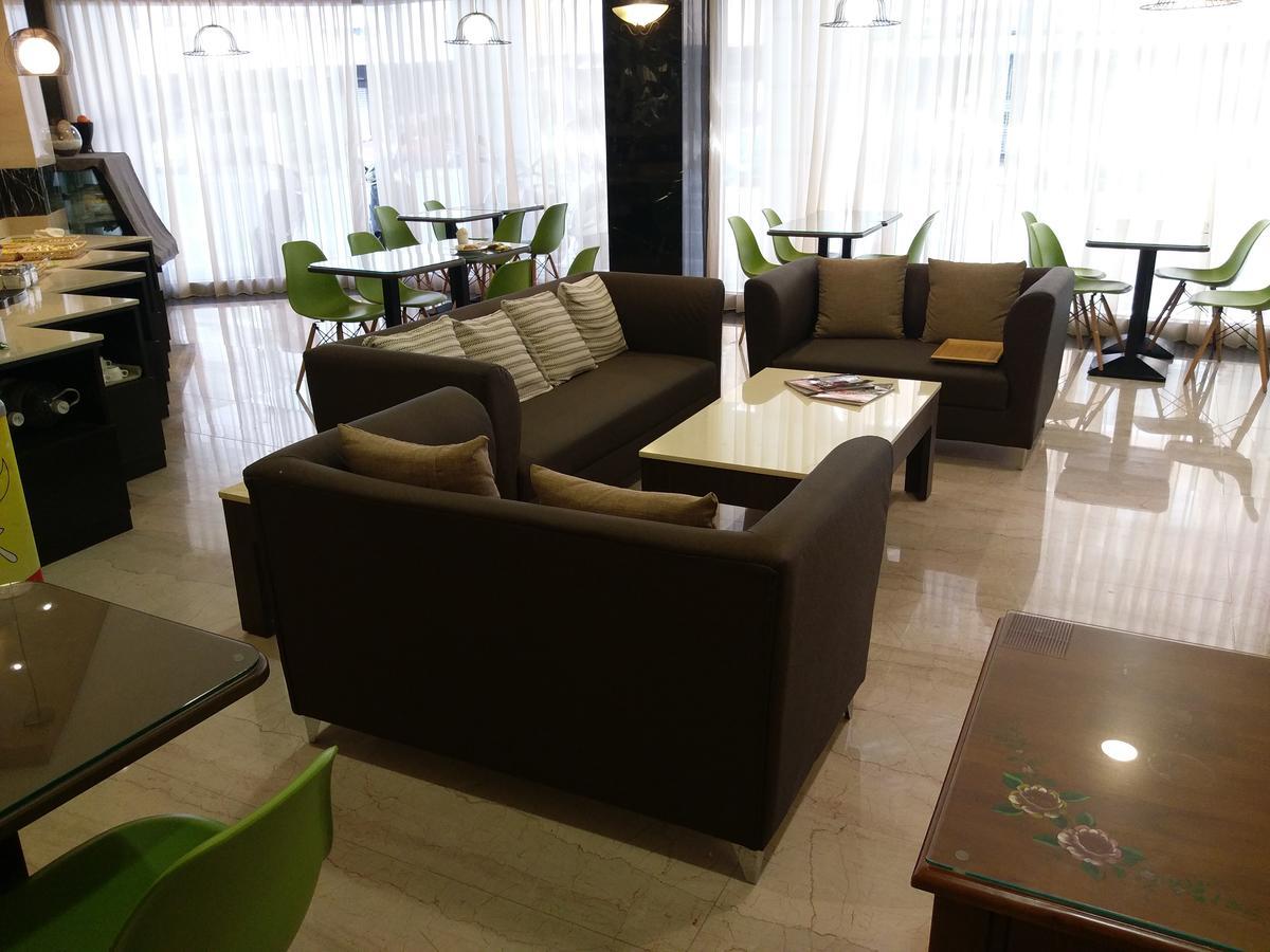 טאינאן Maple Hotel מראה חיצוני תמונה