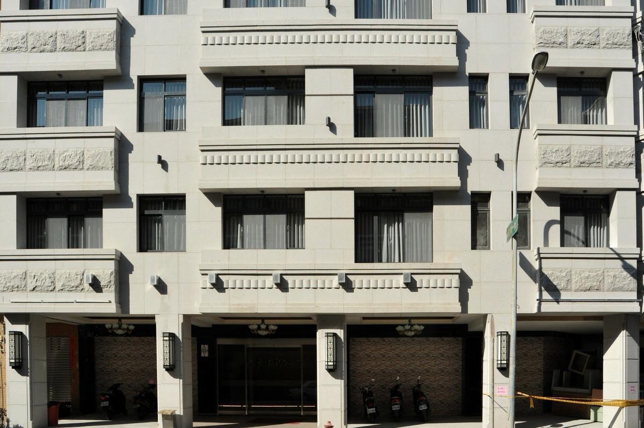 טאינאן Maple Hotel מראה חיצוני תמונה