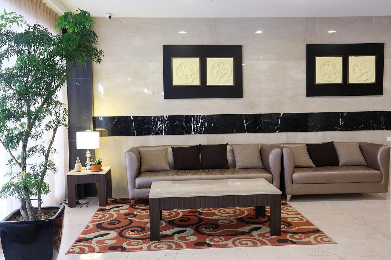 טאינאן Maple Hotel מראה חיצוני תמונה