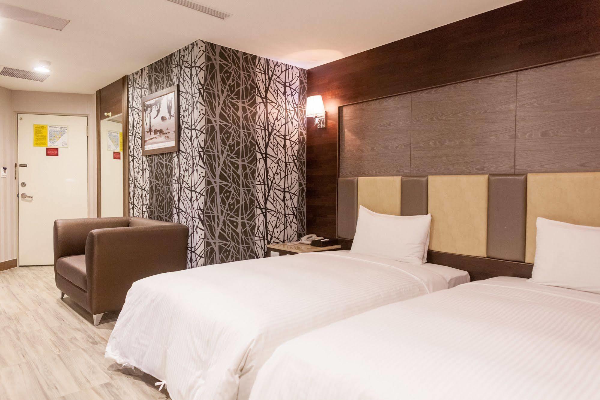 טאינאן Maple Hotel מראה חיצוני תמונה